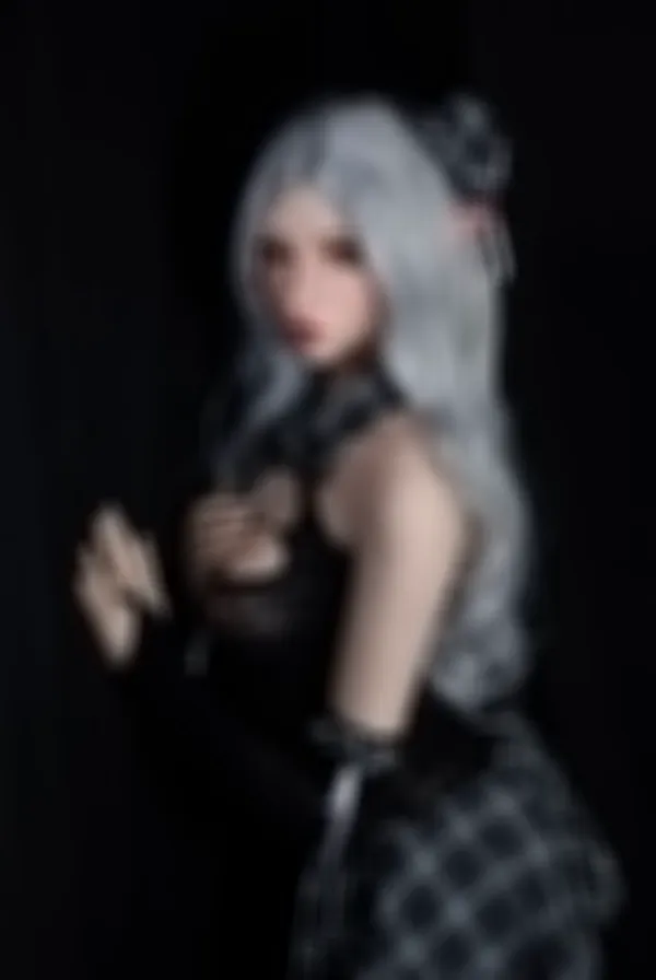 Suzuki Chiyo – Elsa Babe 165cm